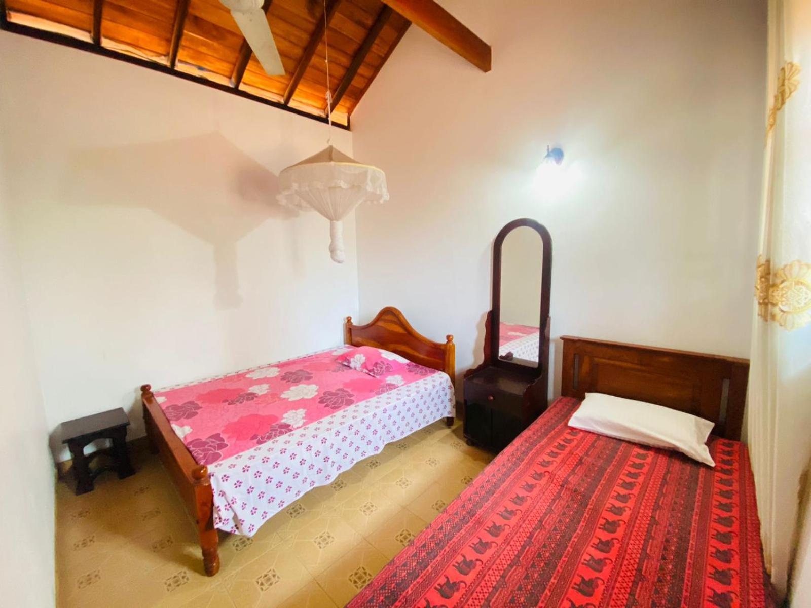 Colonial Bungalow Tangalle Bagian luar foto